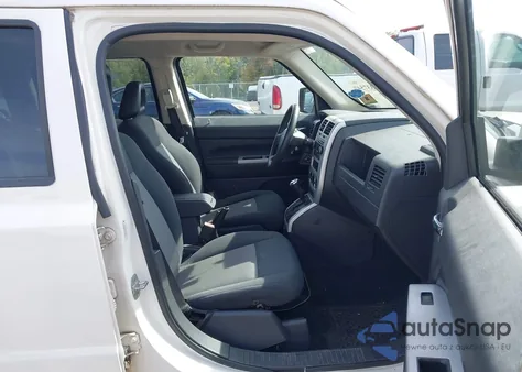 2008 Jeep Patriot Sport z USA, uszkodzony, nr VIN 1J8FF28W88D515550